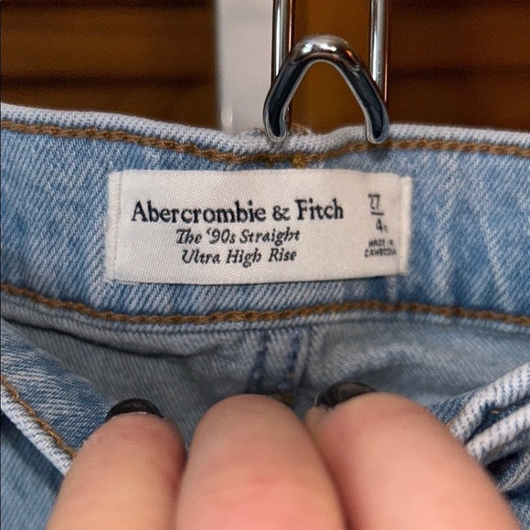 Abercrombie & Fitch ultra high-rise Light Blue Distressed Women's Jeans 27/4s - Picture 5 of 9
